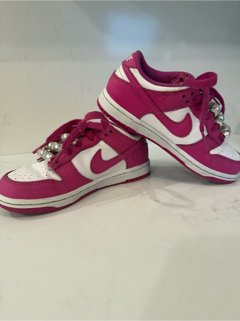 Nike girls Low-Top Sneakers in Hot Pink and White